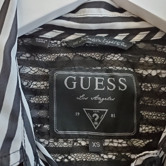GUESS XS Black stripe shirt, flowy and lace back detail XS - Picture 9 of 12